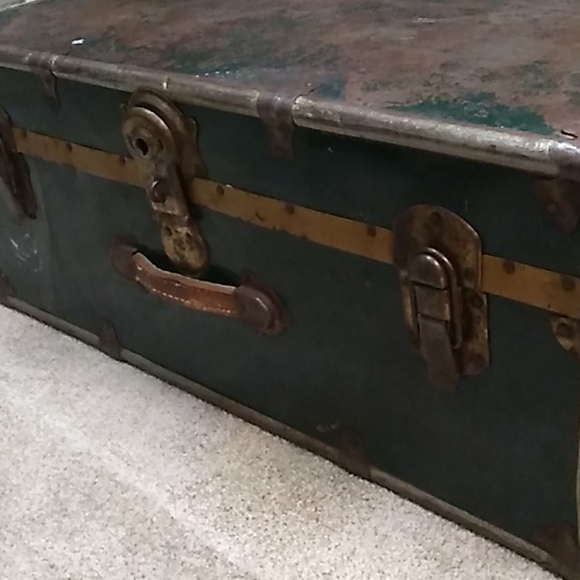 Chest/trunk - Picture 2 of 4